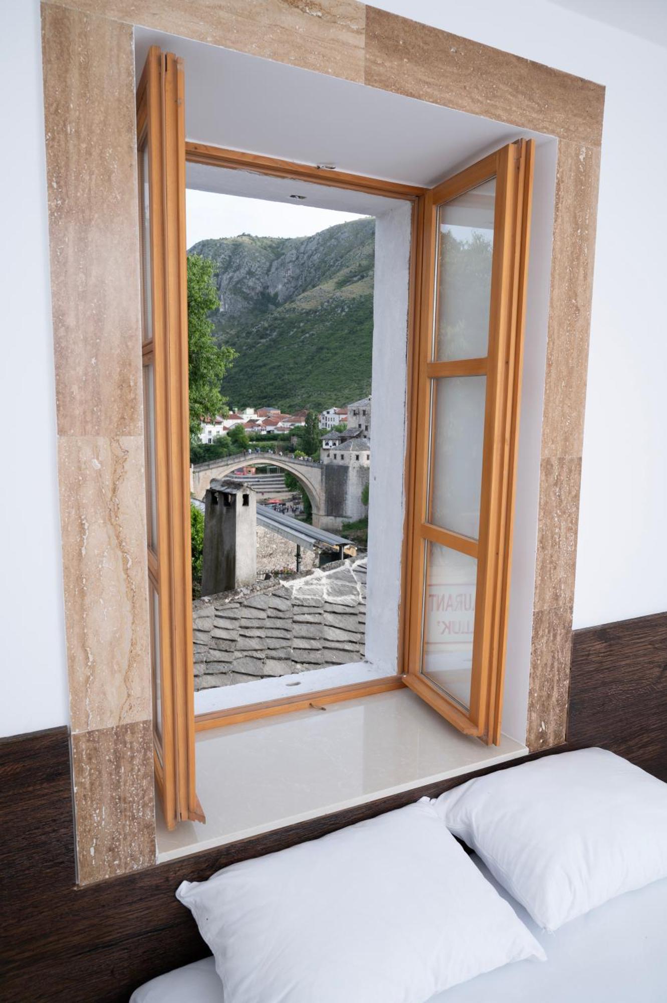 Sunrise Apartments - With Old Bridge View モスタル エクステリア 写真